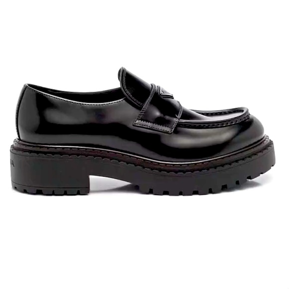 PRADA - Picture 9 of 16